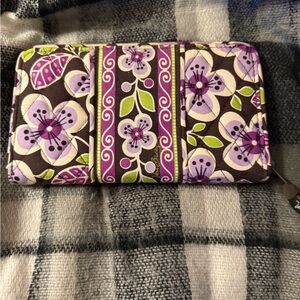 Vera Bradley retired wallet in excellent condition